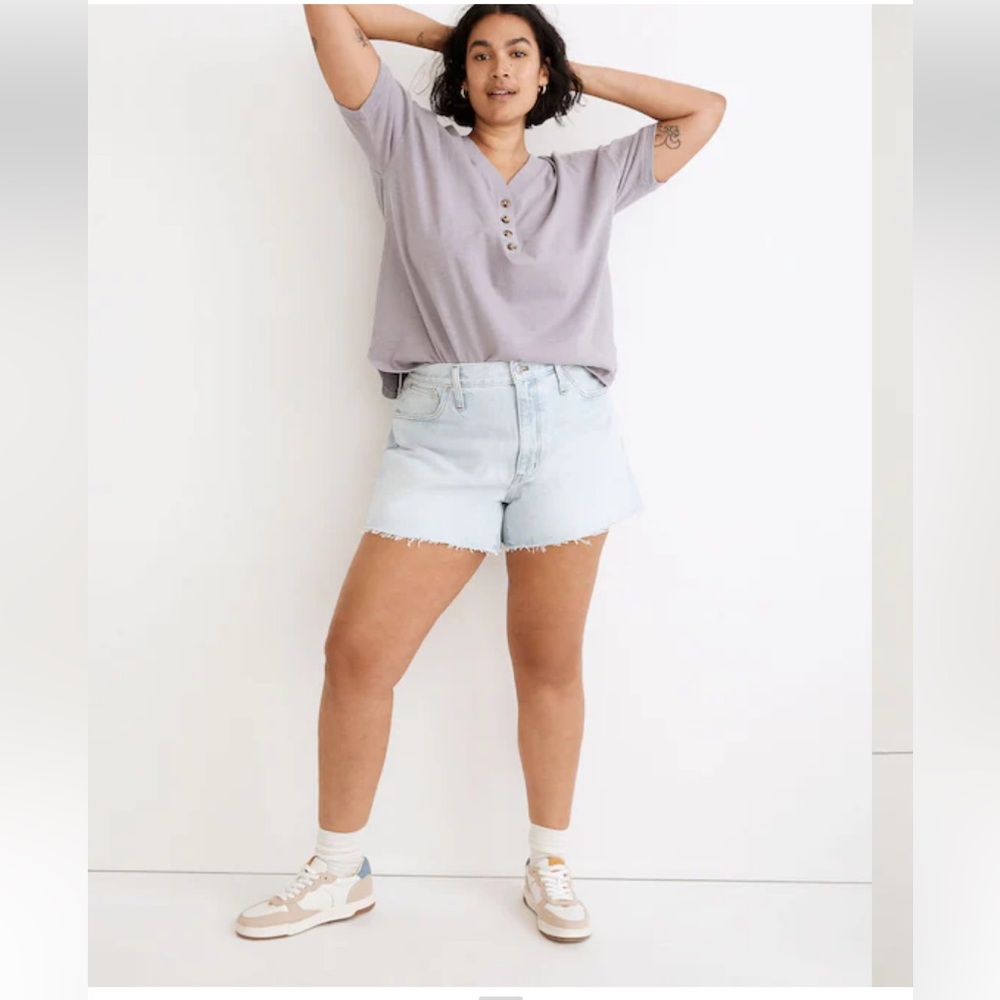 Madewell Relaxed Oversized Henley Tee in Faded Lavender. Size Small.